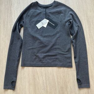 Abercrombie YPB seamless CORE Long-Sleeve
Slim Workout Top